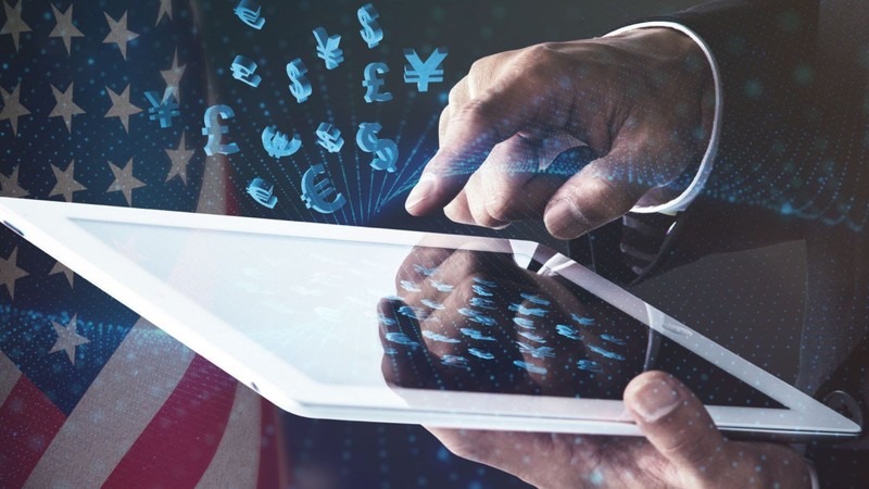 外匯報價 投資者使用手機App查看外匯報價-Ultima Markets
